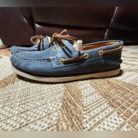 SPERRY Gold Cup™ Authentic Original Boat Shoe
Mens 7.5 Wmns 8.5-9 Navy EXCELLENT - Picture 3 of 7